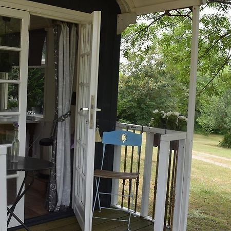 Camping Chez Francis Bed & Breakfast Loupiac  Екстериор снимка